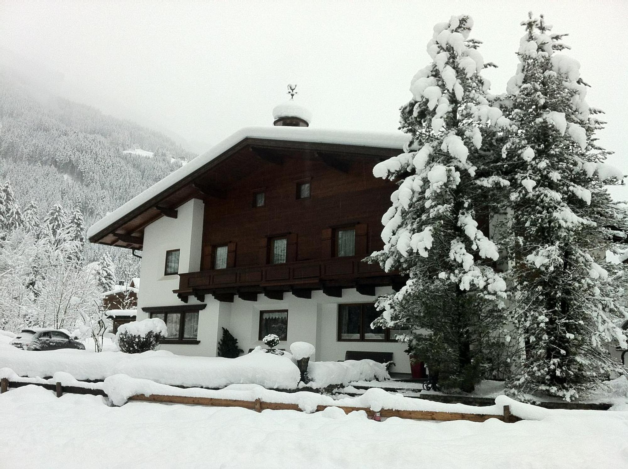 Alpin Hotel Garni Eder - Private Living Mayrhofen Exterior photo