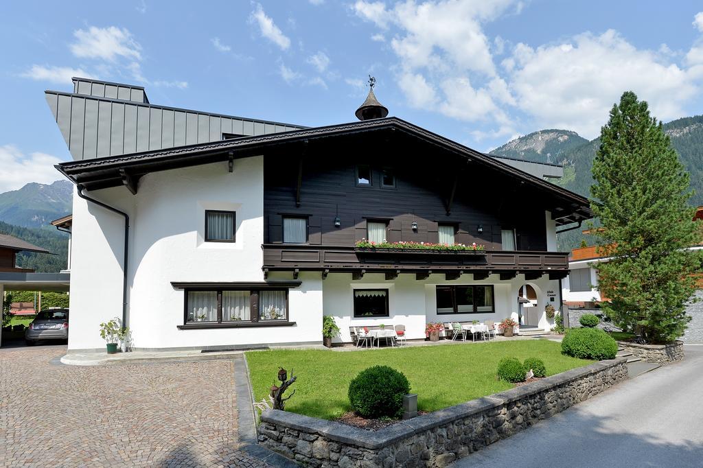 Alpin Hotel Garni Eder - Private Living Mayrhofen Exterior photo